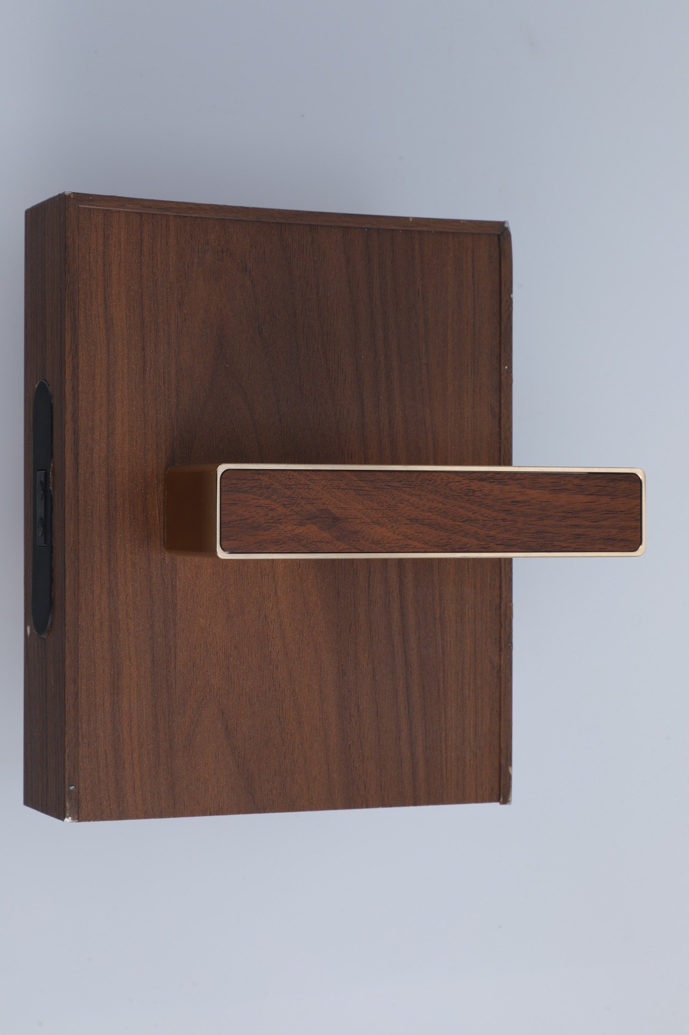 A01 Aluminium and Wood Door Lock - Image 2