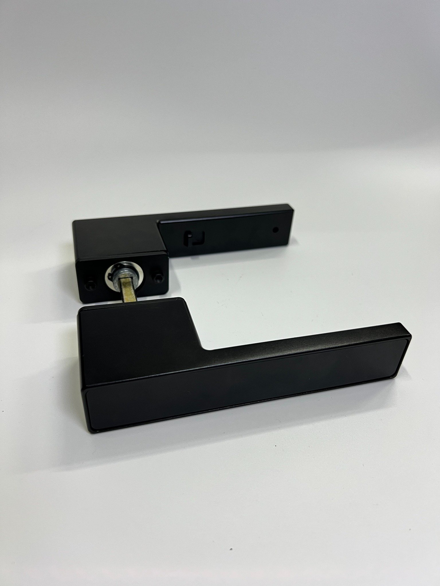 A01 Aluminium and Wood Door Lock - Image 3